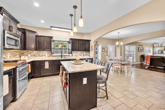 2508 Old Timber Ct, Clarksville, TN 37042