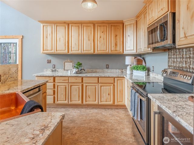 117 Hummingbird Road, East Wenatchee, WA 98802