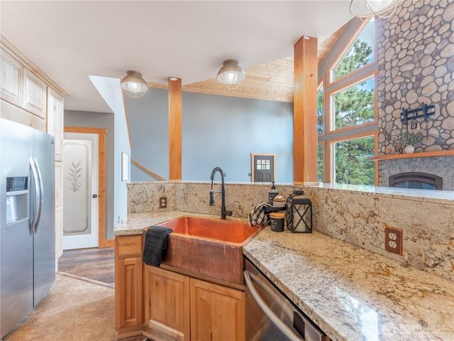 117 Hummingbird Road, East Wenatchee, WA 98802