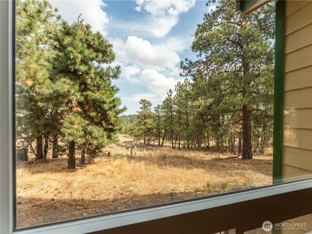 117 Hummingbird Road, East Wenatchee, WA 98802