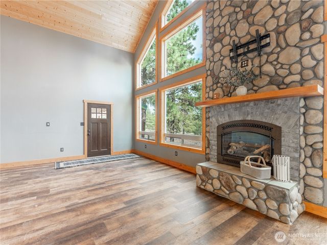 117 Hummingbird Road, East Wenatchee, WA 98802