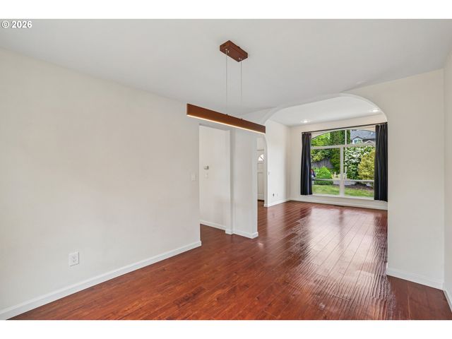 17770 Nw CHEMEKETA Ct, Portland, OR 97229