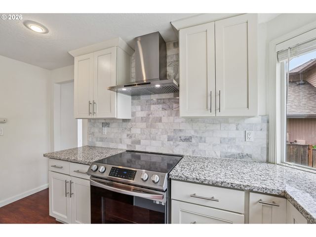 17770 Nw CHEMEKETA Ct, Portland, OR 97229