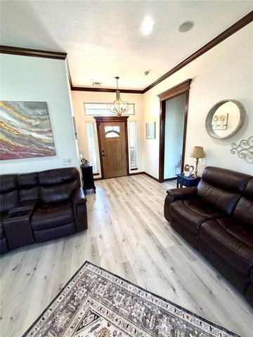 505 Swingman Road, Yukon, OK 73099