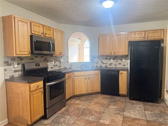 3229 Diamond Bluff, Union City, GA 30291