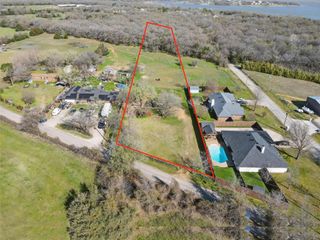 202 Smokey Lane, Shady Shores, TX 76208