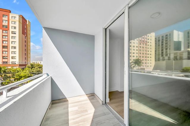 501 SW 1st St 502, Miami, FL 33130