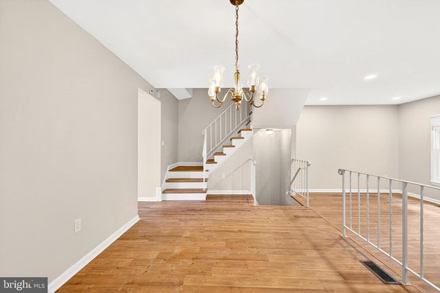 7306 EGGAR WOODS LN, Springfield, VA 22153