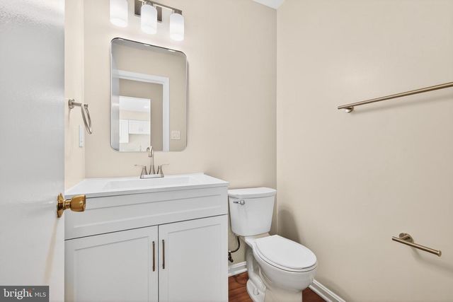 7306 EGGAR WOODS LN, Springfield, VA 22153