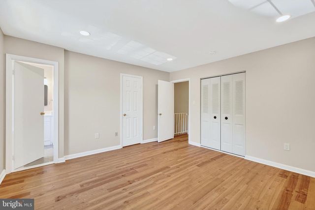 7306 EGGAR WOODS LN, Springfield, VA 22153