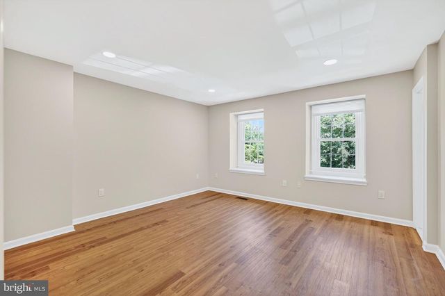 7306 EGGAR WOODS LN, Springfield, VA 22153