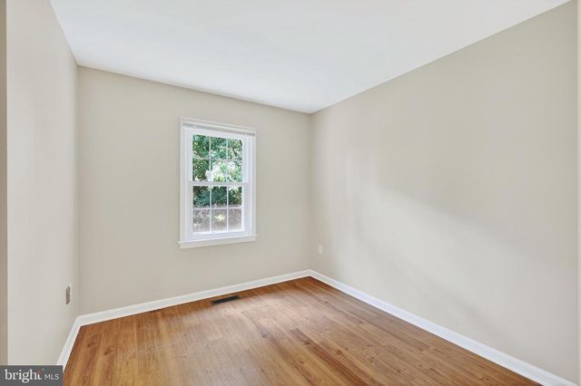 7306 EGGAR WOODS LN, Springfield, VA 22153