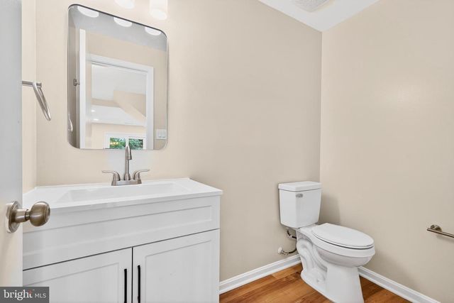 7306 EGGAR WOODS LN, Springfield, VA 22153