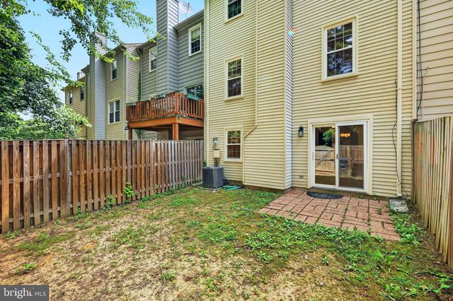 7306 EGGAR WOODS LN, Springfield, VA 22153