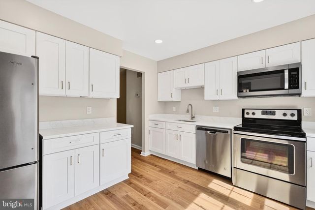 7306 EGGAR WOODS LN, Springfield, VA 22153