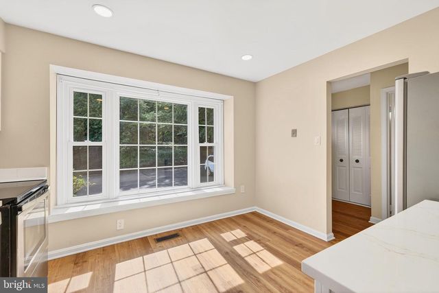 7306 EGGAR WOODS LN, Springfield, VA 22153