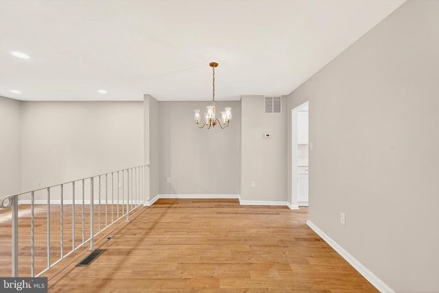 7306 EGGAR WOODS LN, Springfield, VA 22153