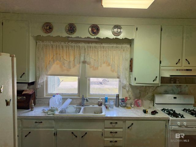 101 Cottage Hill Drive, Brewton, AL 36426