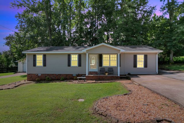 2121 Honey Locust Cv, Paris, TN 38242
