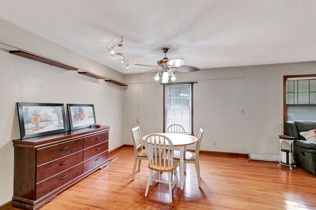 2121 Honey Locust Cv, Paris, TN 38242