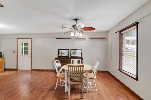 2121 Honey Locust Cv, Paris, TN 38242