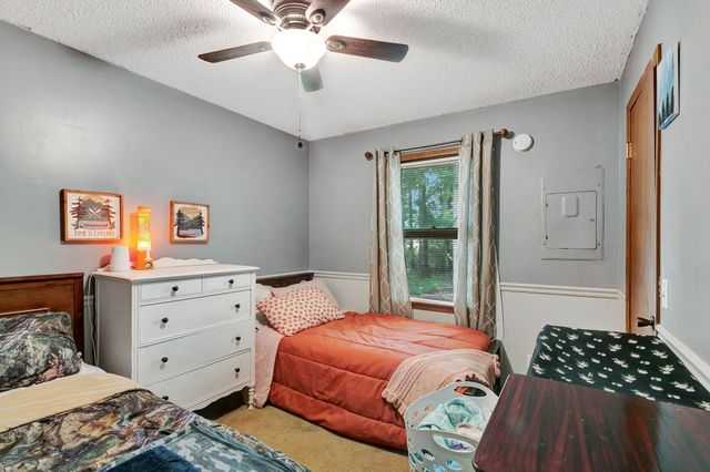 2121 Honey Locust Cv, Paris, TN 38242