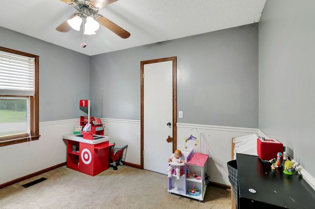 2121 Honey Locust Cv, Paris, TN 38242