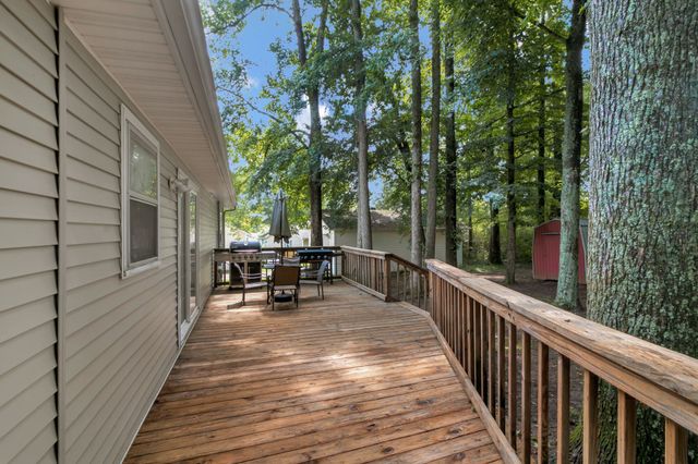 2121 Honey Locust Cv, Paris, TN 38242