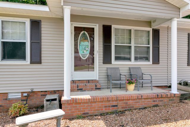 2121 Honey Locust Cv, Paris, TN 38242