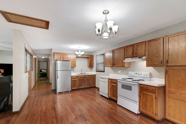 2121 Honey Locust Cv, Paris, TN 38242