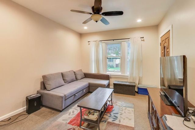 4447 N Merrimac Avenue, Chicago, IL 60630
