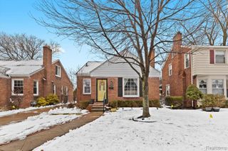1818 Norwood Drive, Grosse Pointe Woods, MI 48236