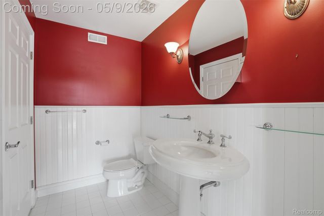 18254 Parkshore Drive, Northville Township, MI 48168