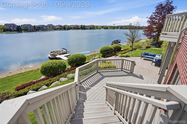 18254 Parkshore Drive, Northville Township, MI 48168
