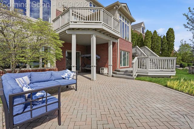 18254 Parkshore Drive, Northville Township, MI 48168