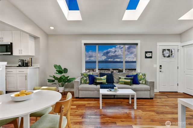 14208 Glen Acres Road SW, Vashon, WA 98070