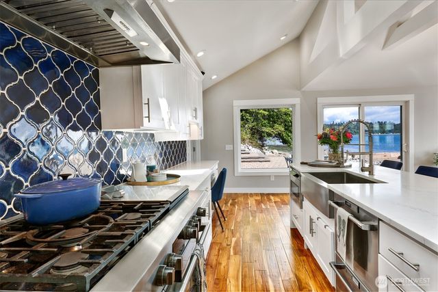 14208 Glen Acres Road SW, Vashon, WA 98070