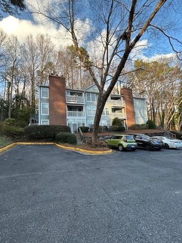 1376 Keys Lake Drive NE, Brookhaven, GA 30319