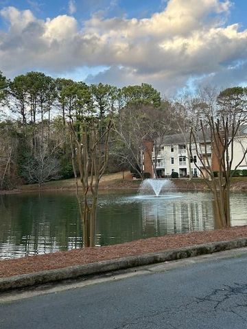 1376 Keys Lake Drive NE, Brookhaven, GA 30319