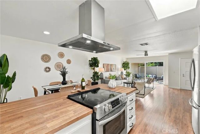23496 Los Adornos, Aliso Viejo, CA 92656