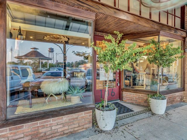 106 W Main Street Street, Pilot Point, TX 76258