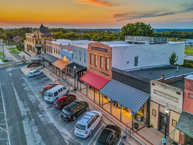 106 W Main Street Street, Pilot Point, TX 76258