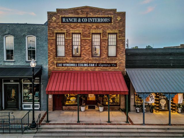 106 W Main Street Street, Pilot Point, TX 76258