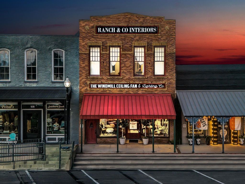 106 W Main Street Street, Pilot Point, TX 76258