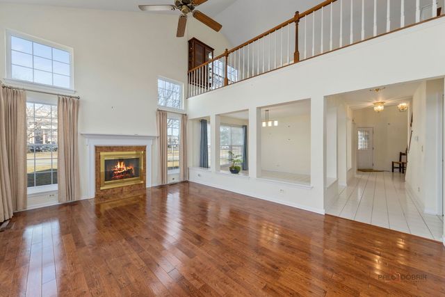 1576 Poplar Creek Drive, Hoffman Estates, IL 60169