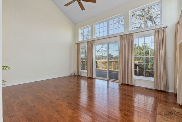 1576 Poplar Creek Drive, Hoffman Estates, IL 60169