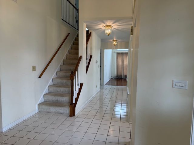 1576 Poplar Creek Drive, Hoffman Estates, IL 60169