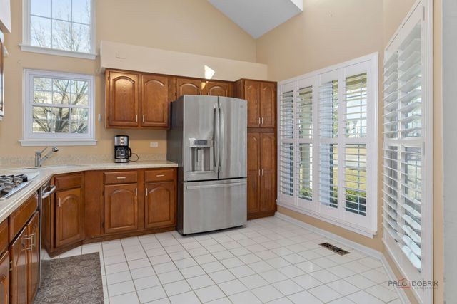 1576 Poplar Creek Drive, Hoffman Estates, IL 60169