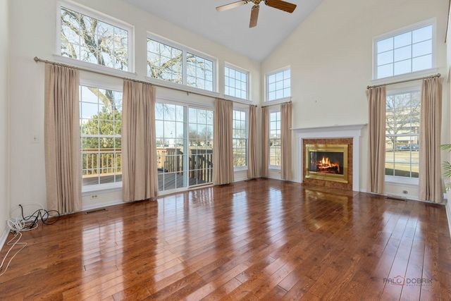 1576 Poplar Creek Drive, Hoffman Estates, IL 60169