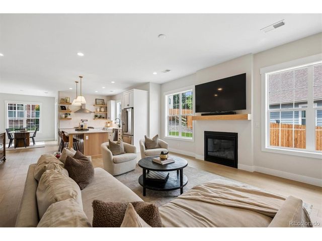 8367 W 68th Ln, Arvada, CO 80004